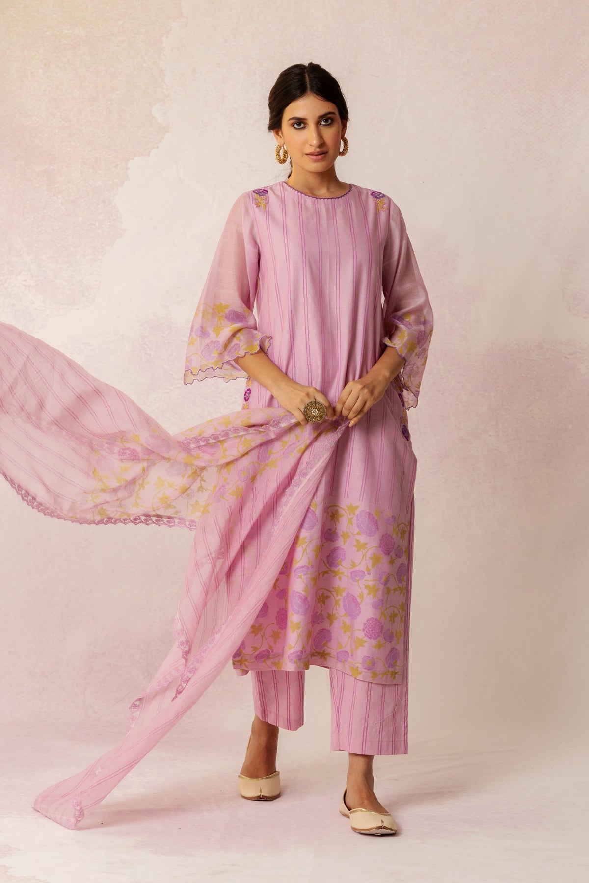 BAHAAR LILAC FLORAL EMBROIDERY WITH ROSE PRINT KURTA SET