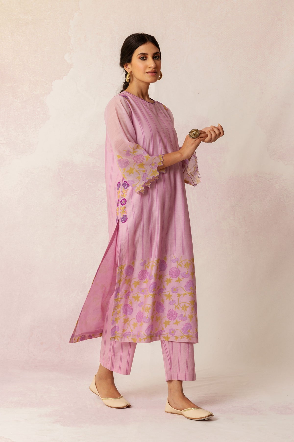 BAHAAR LILAC FLORAL EMBROIDERY WITH ROSE PRINT KURTA SET