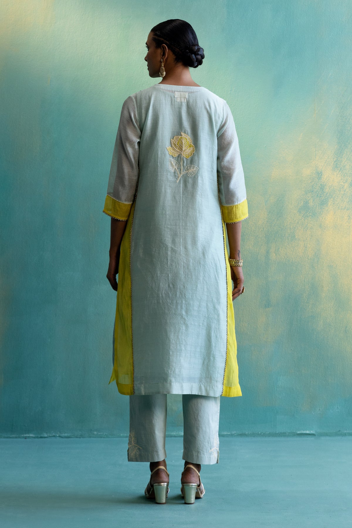 DIL-KASH SAGE GREEN AND YELLOW COLOUR BLOCK CHANDERI V-NECK FLORAL EMBROIDERY KURTA