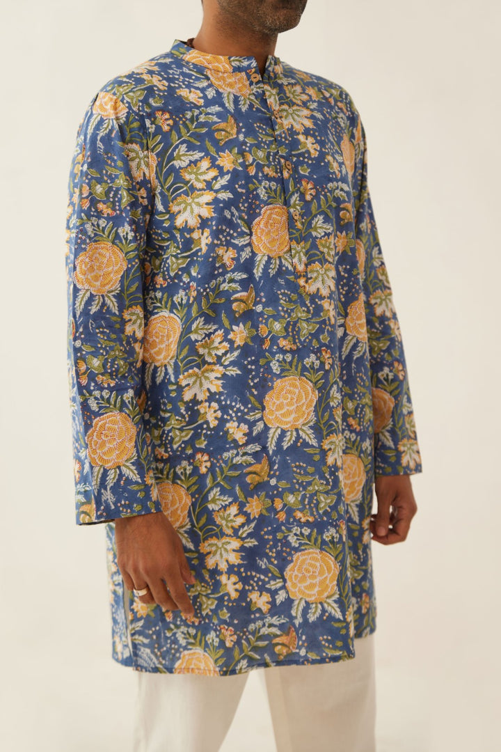 BLUE FLORAL CHINTZ MEN SHORT KURTA WITH WHITE COTTON PANTS