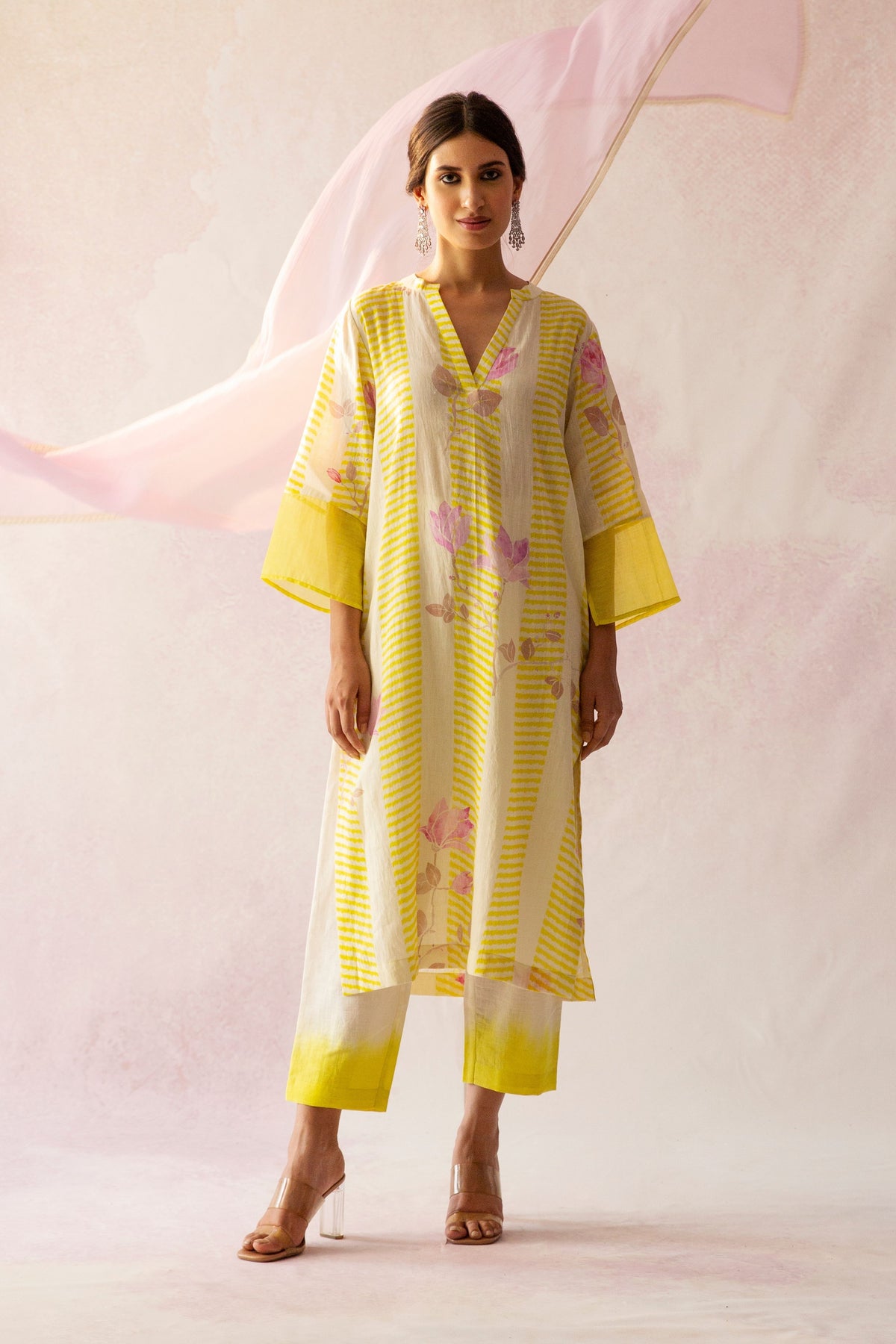 BAHAAR MAGNOLIA FLOWERS KURTA ON LINEN WITH OMBRE PANTS AND DUPATTA