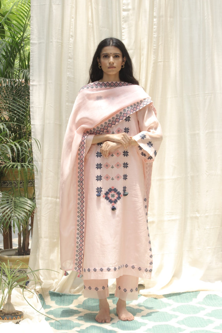 BABY PINK CHANDERI AZTEC EMBROIDERED LONG PANEL KURTA WITH EMBROIDERED DUPATTA AND PANT SET OF 3