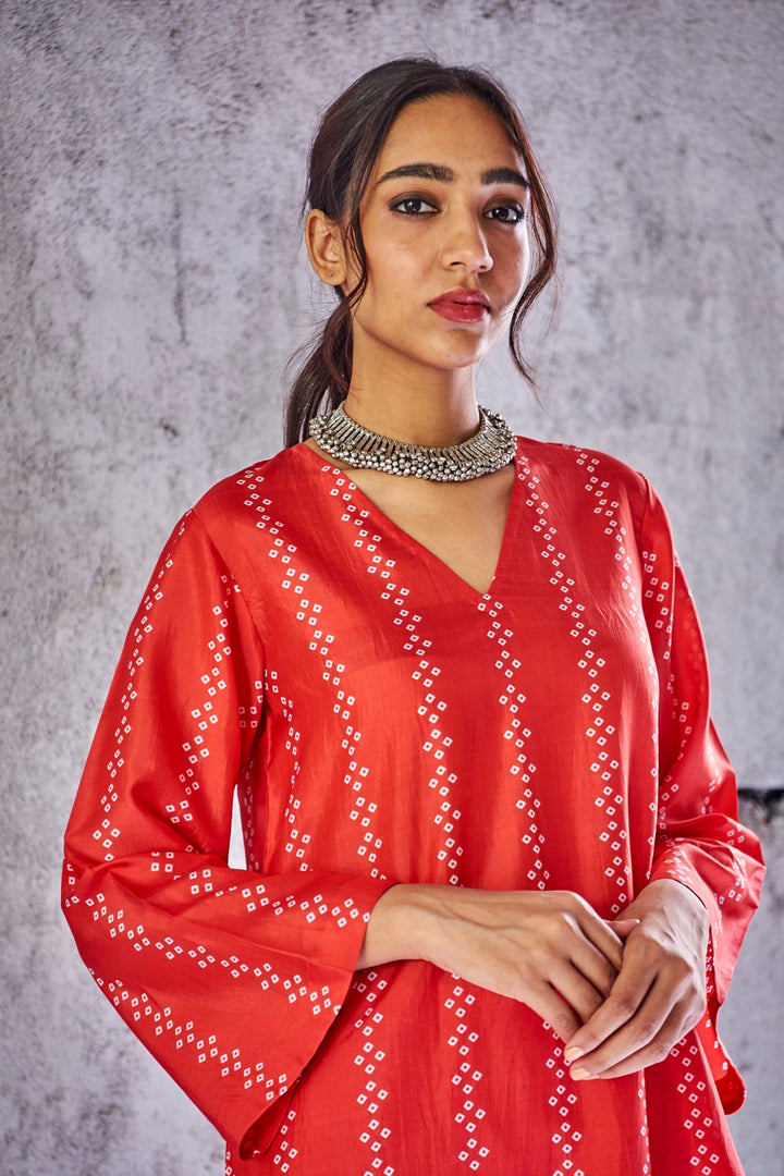 RED NATURAL SILK VERTICAL STRIPE BANDHANI PRINT KURTA SET