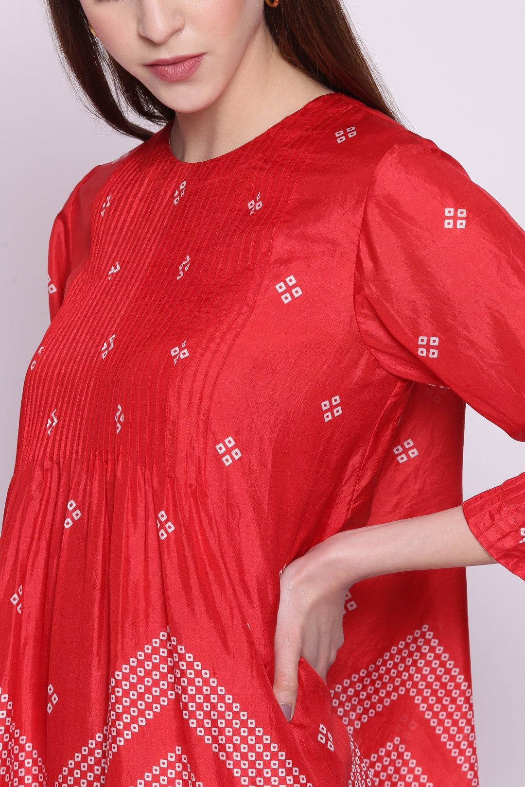 RED SILK CHEVRON BANDHANI PRINT PINTUCK KURTA