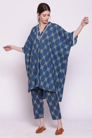 BLUE SNOWFLAKE PRINTED COTTON CAPE WITH PRINTED PANTS