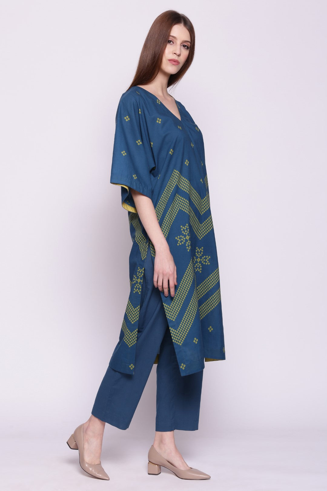 BLUE AND OLIVE COTTON CHEVRON BANDHANI V-NECK KIMONO WITH PANTS