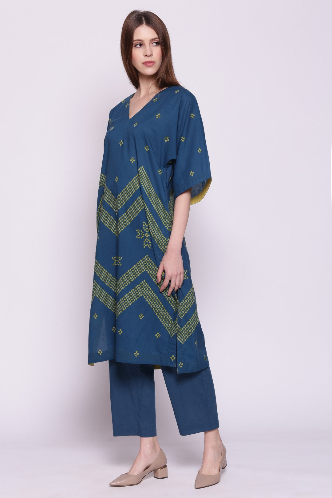BLUE AND OLIVE COTTON CHEVRON BANDHANI V-NECK KIMONO WITH PANTS
