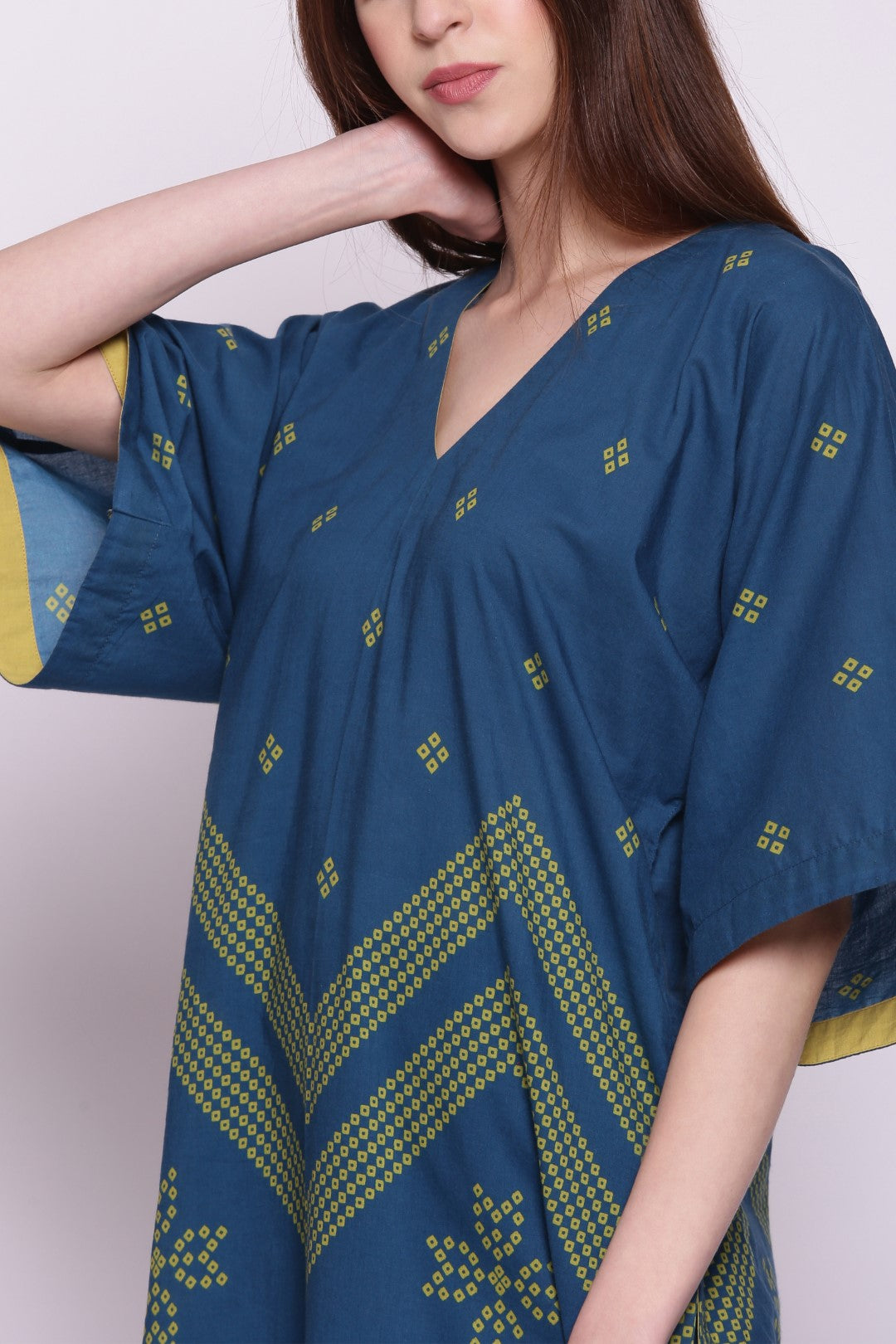 BLUE AND OLIVE COTTON CHEVRON BANDHANI V-NECK KIMONO WITH PANTS