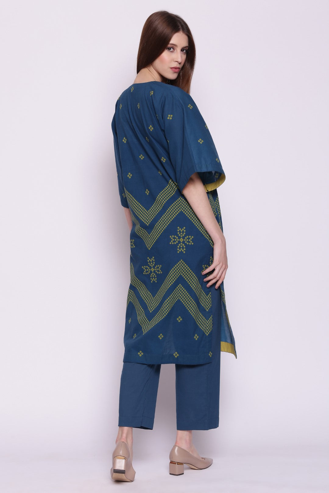 BLUE AND OLIVE COTTON CHEVRON BANDHANI V-NECK KIMONO WITH PANTS