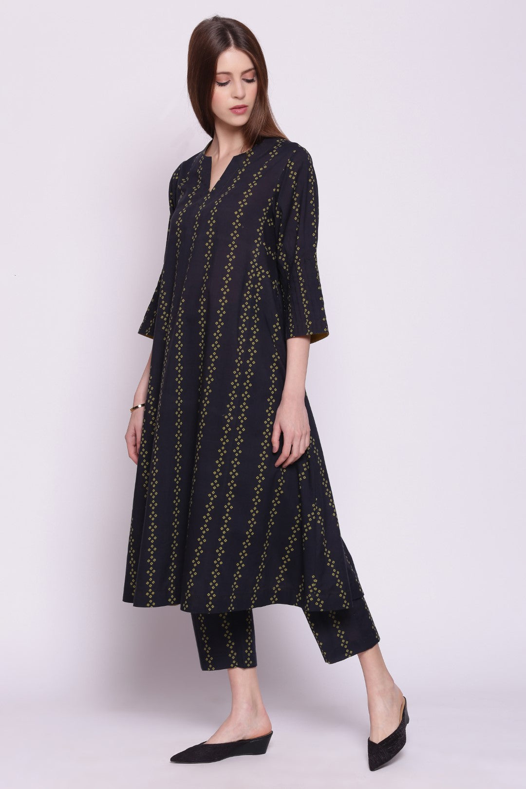 VERTICAL STRIPES BLACK AND OLIVE COTTON BANDHANI PRINT KALI KURTA