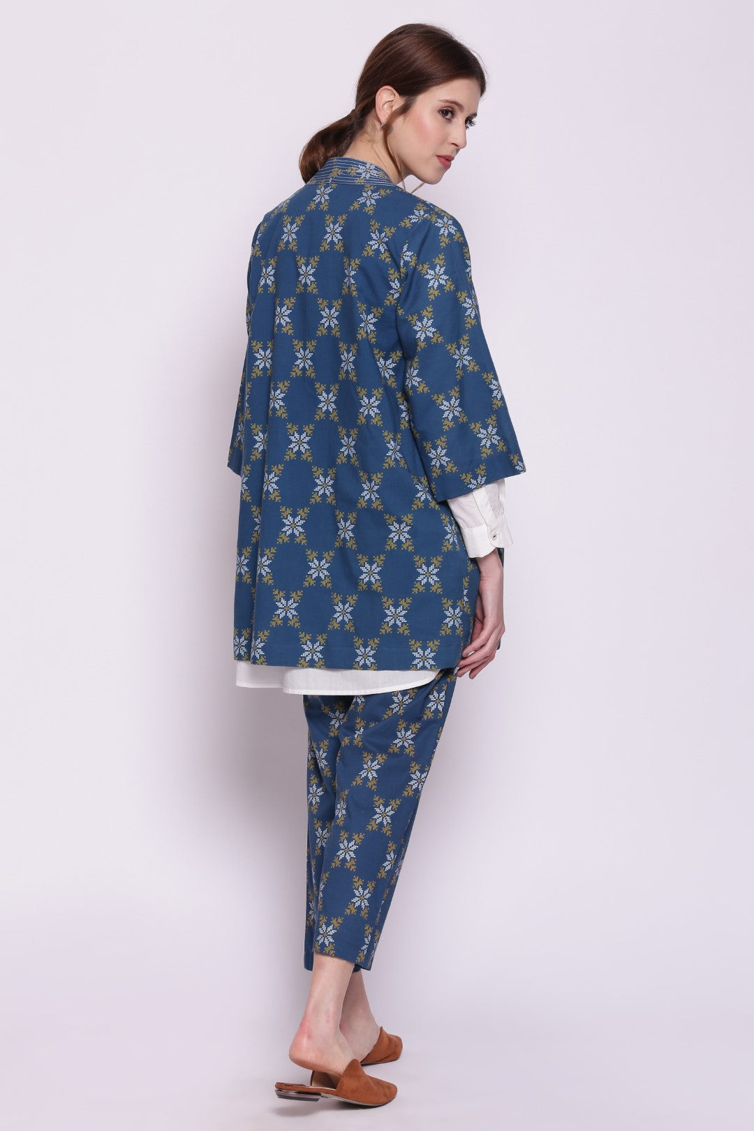 BLUE SNOWFLAKE PRINTED COTTON NORAGI JACKET WITH WHITE SHORT KURTA AND PRINTED PANTS