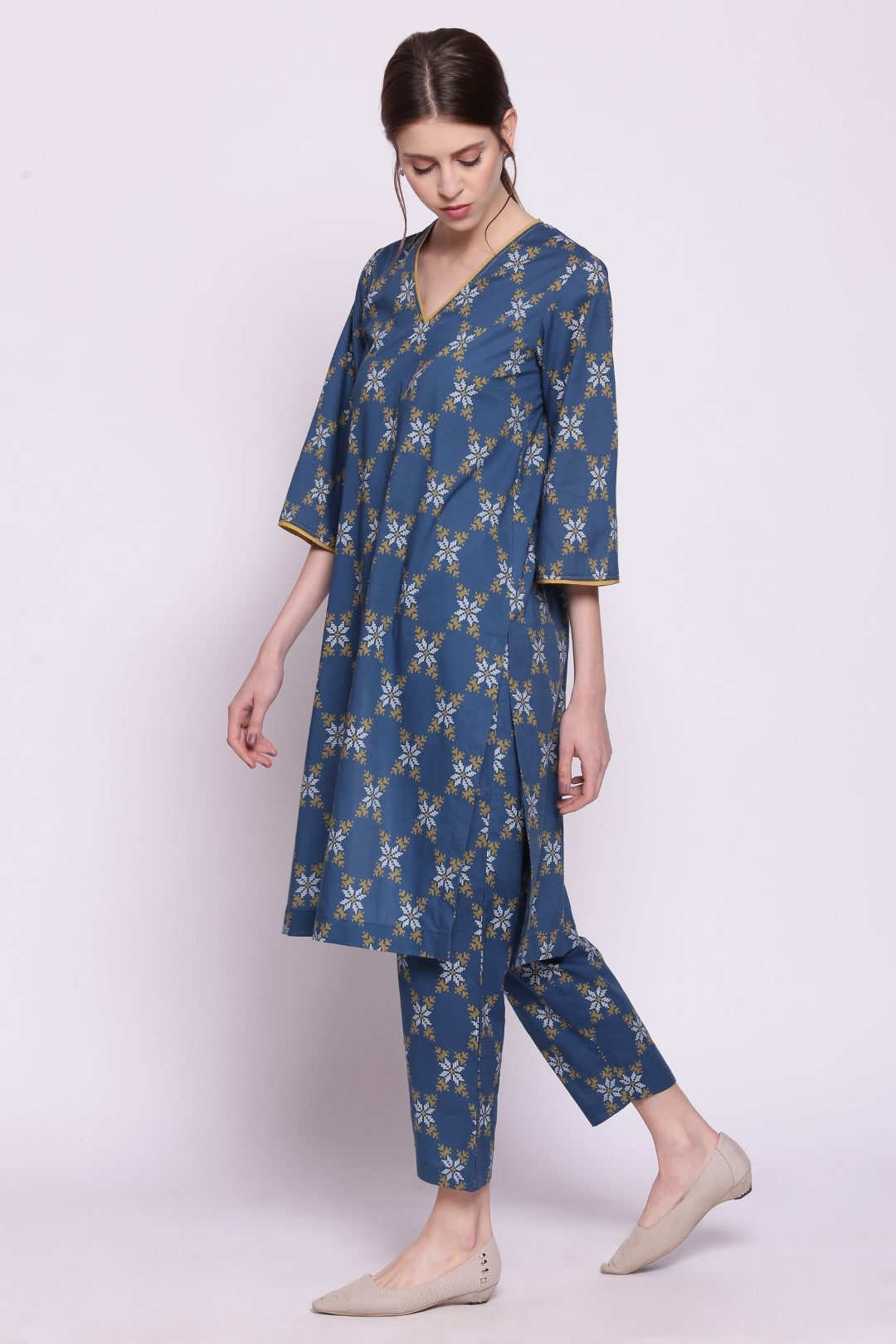 BLUE V-NECK SNOWFLAKE KURTA