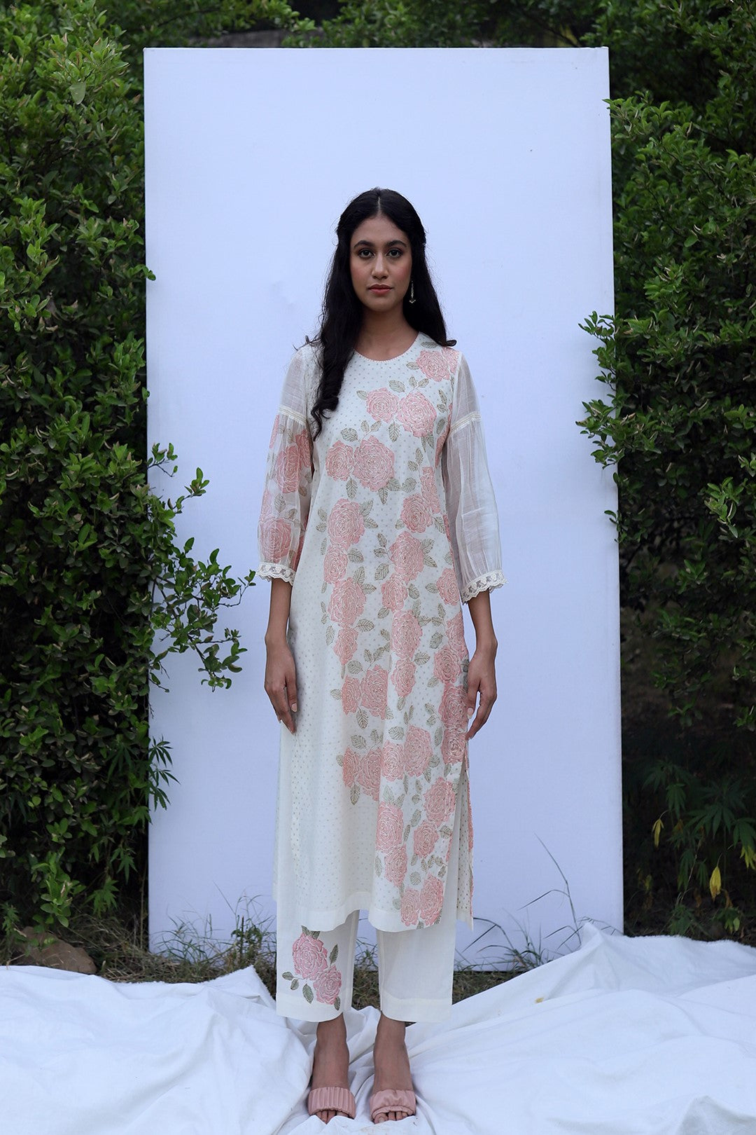 IVORY CHANDERI BLOCK PRINTED FLORAL PINK ROSE ARC KURTA WITH COTTON PANTS AND PRINTED STOLE