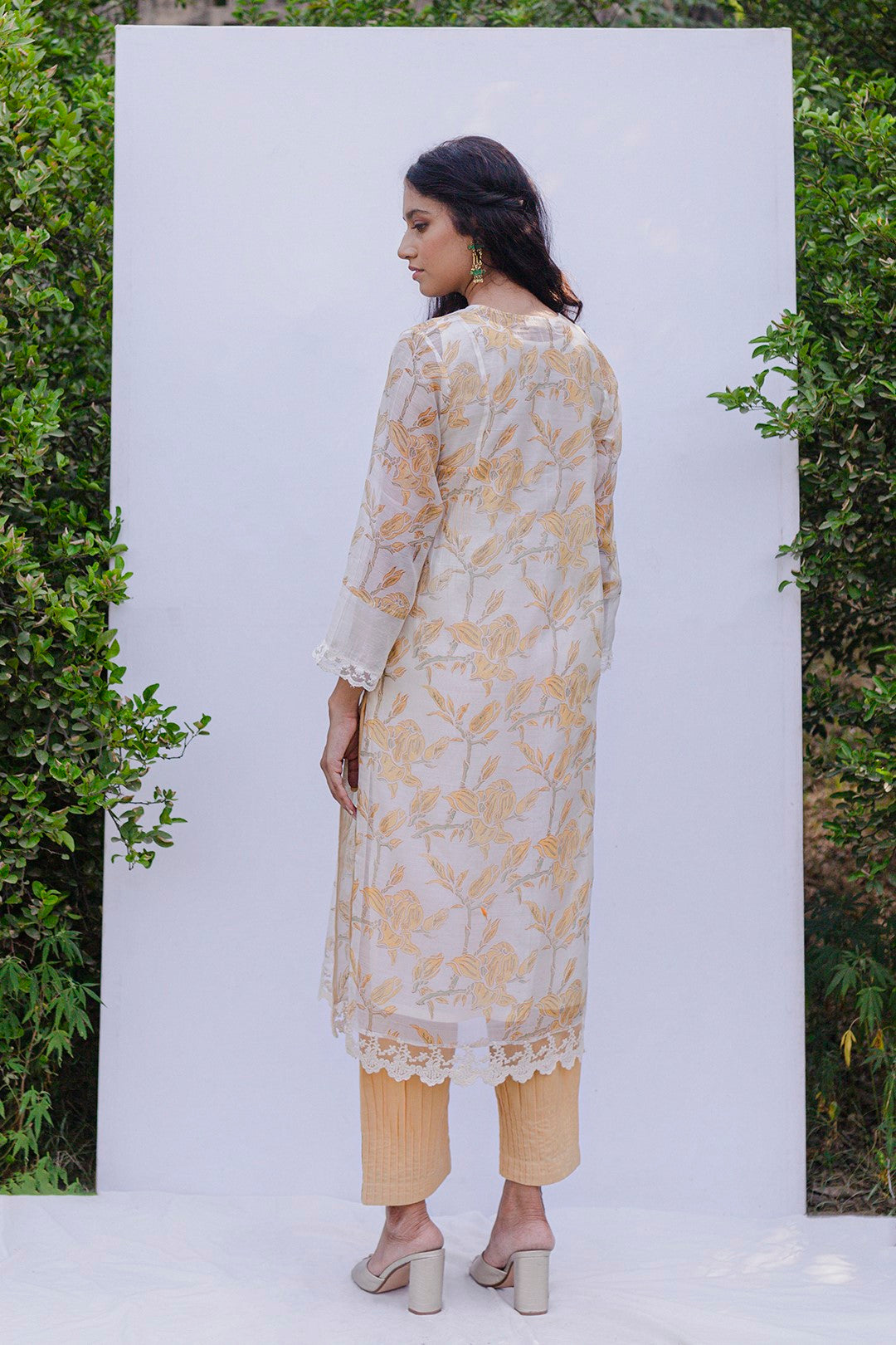 IVORY CHANDERI BLOCK PRINTED FLORAL YELLOW MAGNOLIA KURTA WITH COTTON PANTS AND LACE STOLE