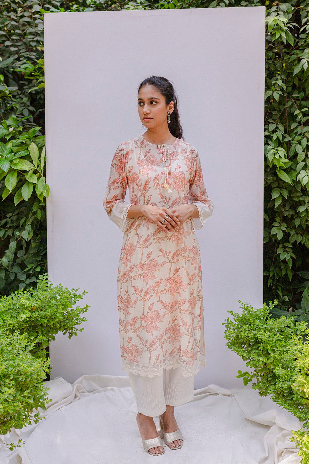 IVORY CHANDERI BLOCK PRINTED FLORAL PINK MAGNOLIA KURTA WITH COTTON PANTS AND LACE STOLE
