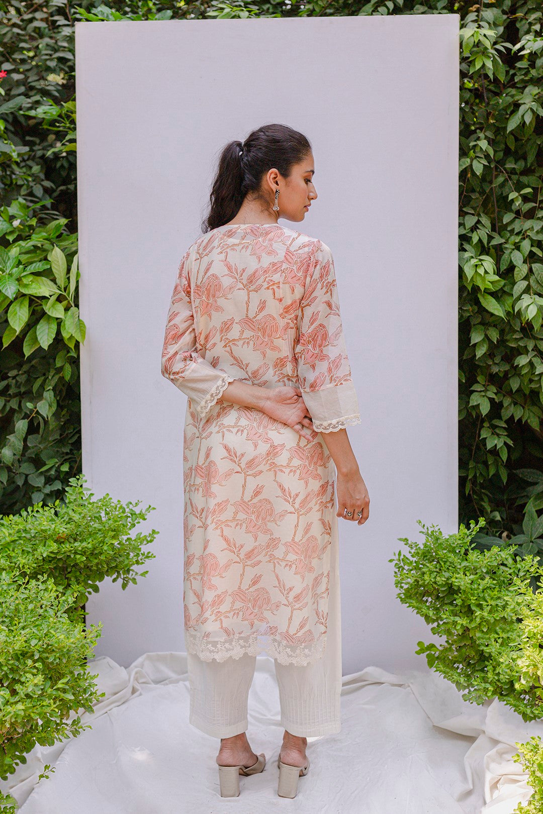 IVORY CHANDERI BLOCK PRINTED FLORAL PINK MAGNOLIA KURTA WITH COTTON PANTS AND LACE STOLE