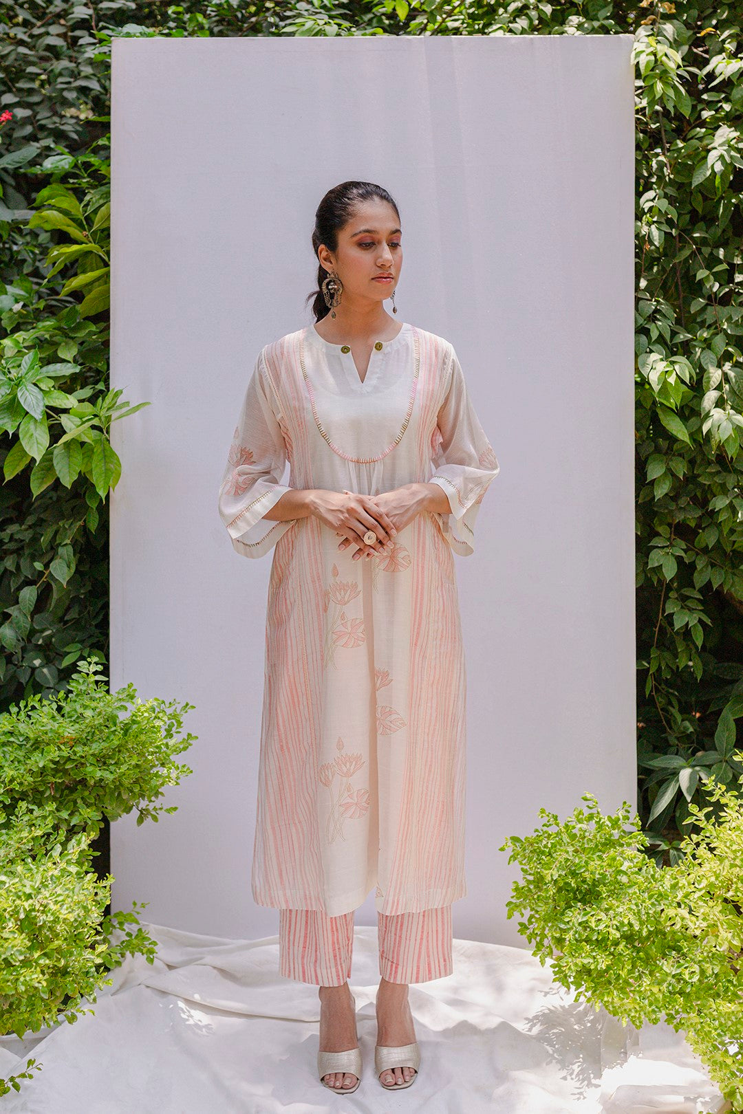 IVORY CHANDERI HAND BLOCK PRINTED FLORAL MOTIF WITH PINK STRIPE BLANKET STITCH YOKE KURTA WITH PRINTED PANTS AND LACE STOLE