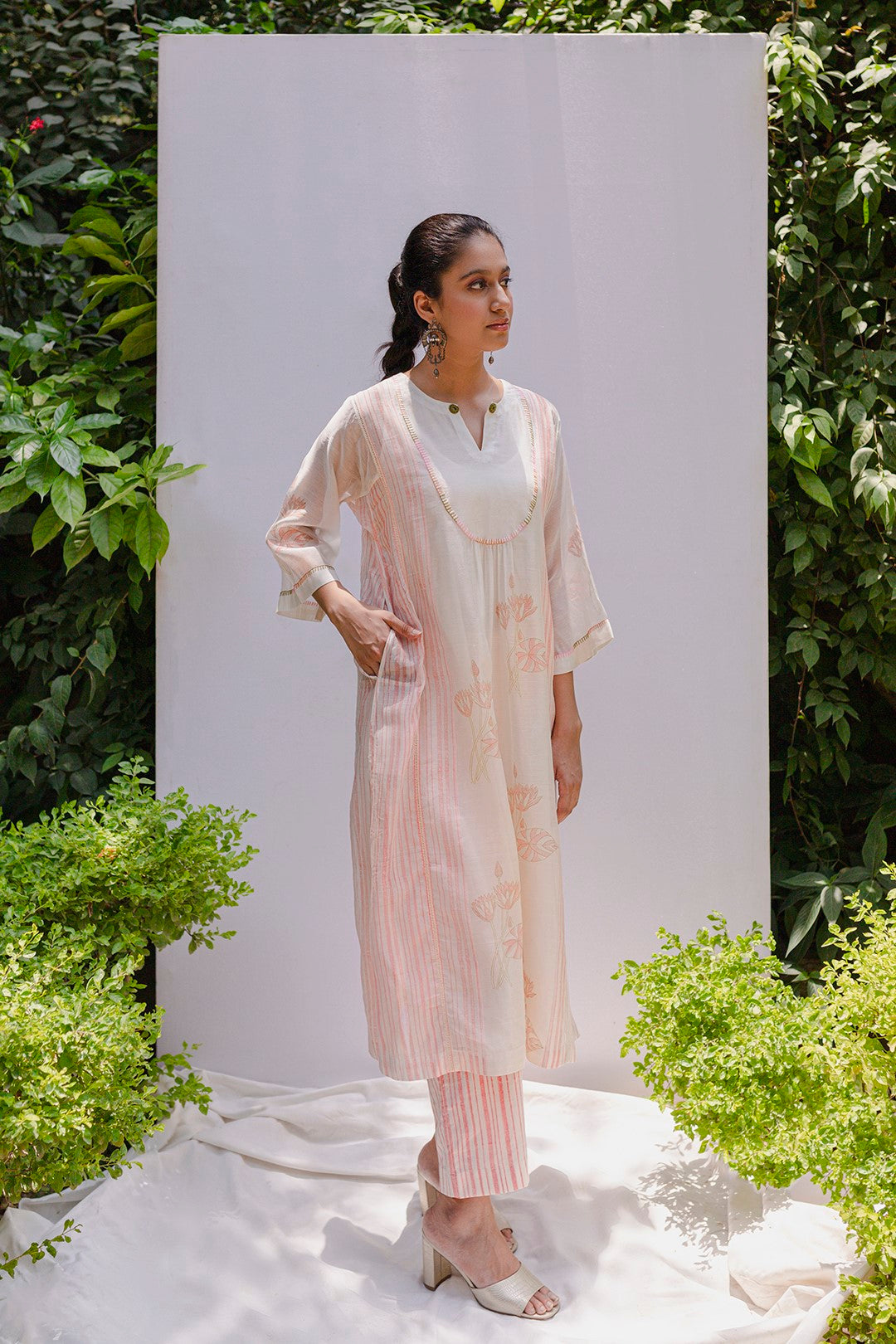 IVORY CHANDERI HAND BLOCK PRINTED FLORAL MOTIF WITH PINK STRIPE BLANKET STITCH YOKE KURTA WITH PRINTED PANTS AND LACE STOLE