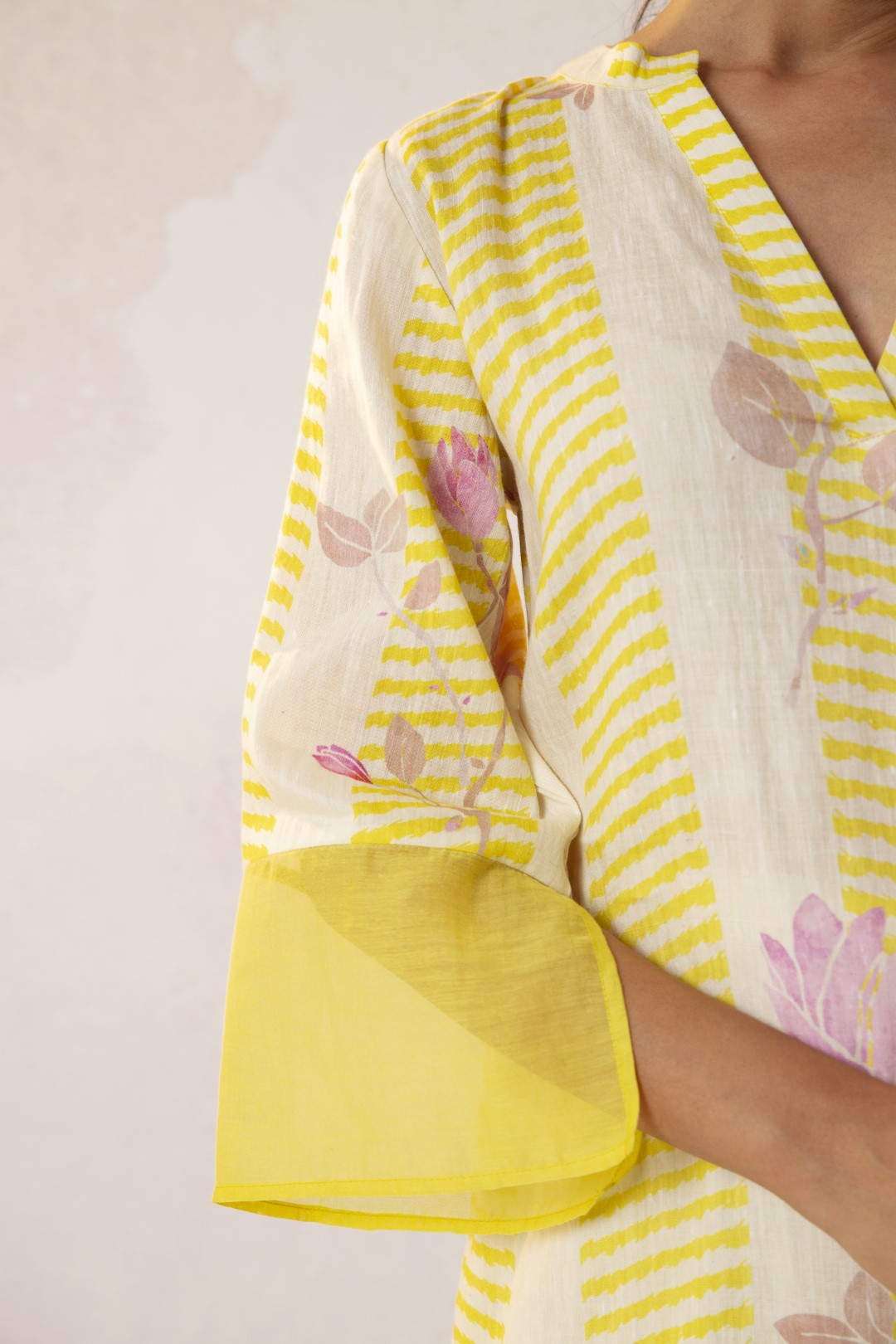 BAHAAR MAGNOLIA FLOWERS KURTA ON LINEN WITH OMBRE PANTS AND DUPATTA