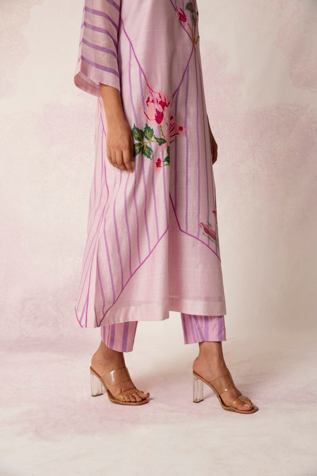 BAHAAR LILAC GRID FLORAL EMBROIDERY KURTA