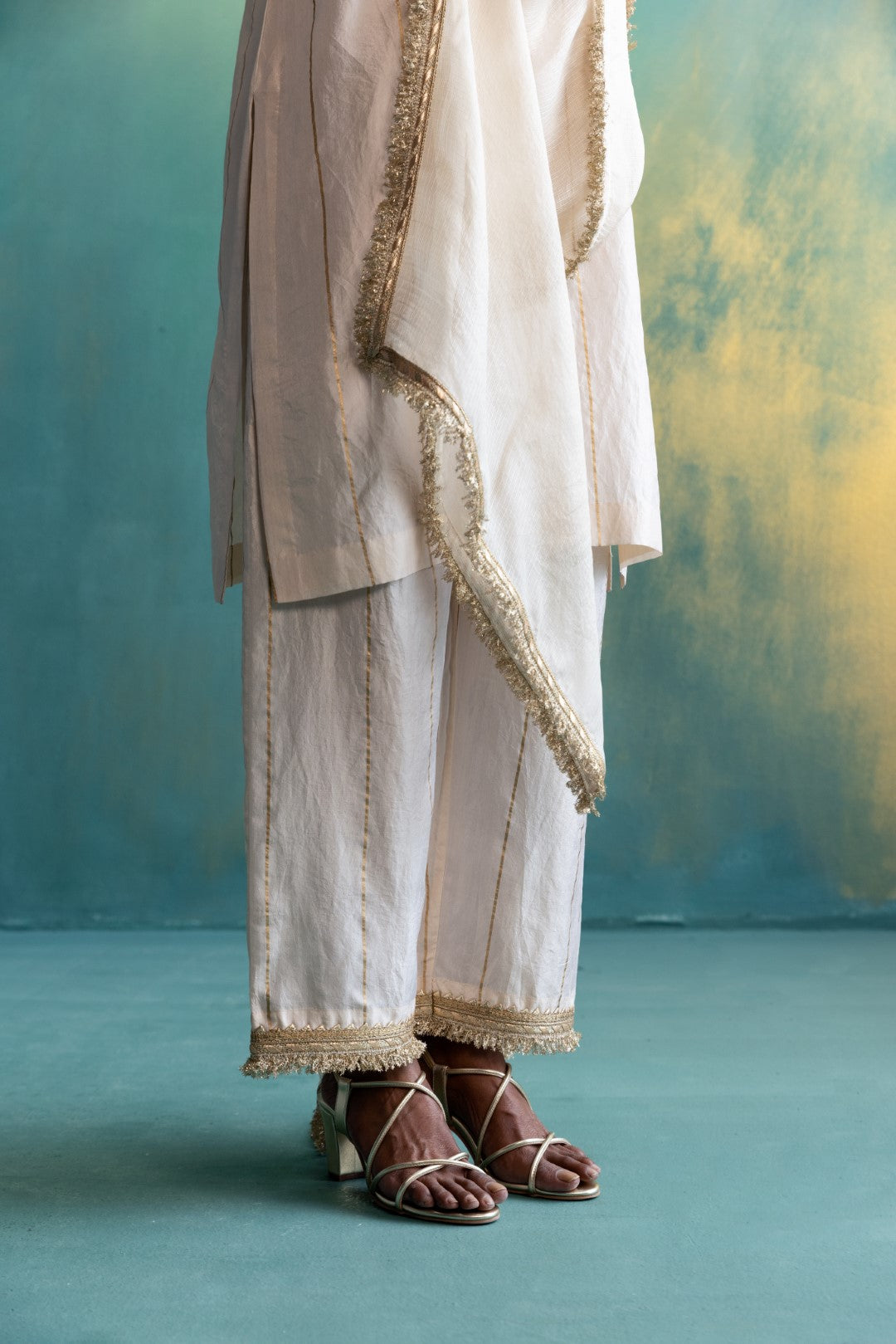 DIL-KASH CREAM STRAIGHT SILK KURTA WITH GOLD STRIPES FULL SET OF 3
