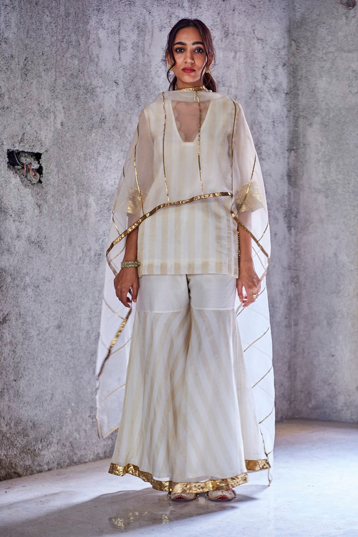 IVORY ZARI STRIPE CHANDERI MEERA SHORT KURTA