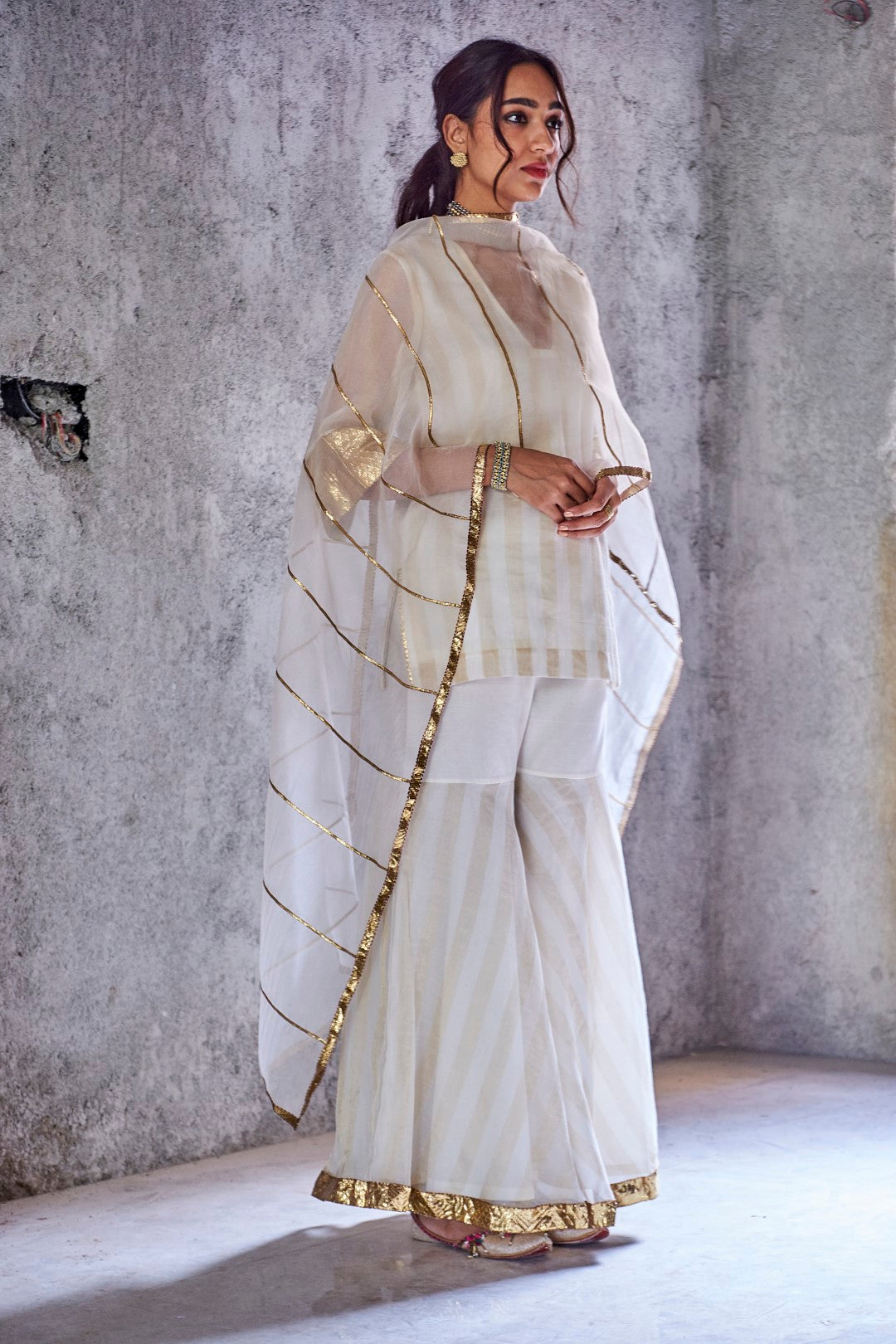 IVORY ZARI STRIPE CHANDERI MEERA SHORT KURTA