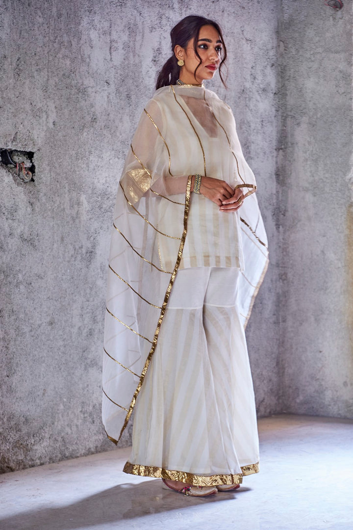 IVORY ZARI STRIPE CHANDERI MEERA SHORT KURTA