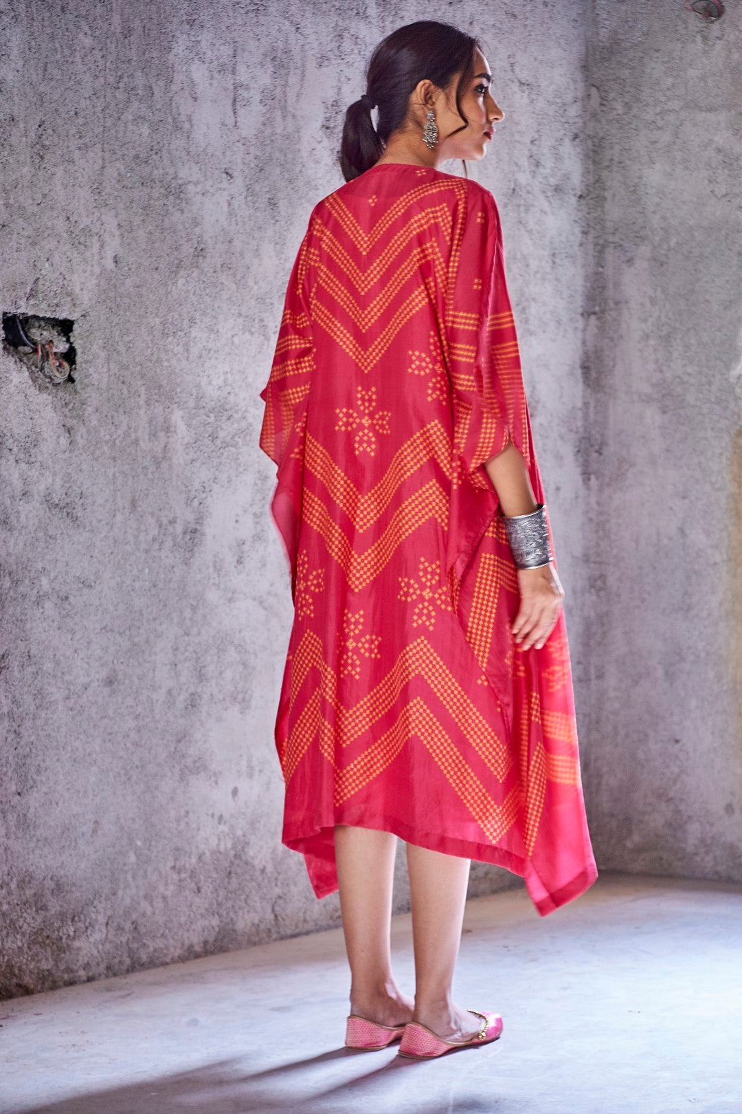 FUCHSIA PINK SILK CHEVRON BANDHANI PRINT KAFTAN