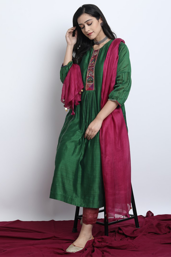 RUKMANI-EMERALD GREEN SILK CHANDERI EMBROIDERED KURTA SET