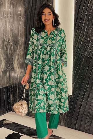 GREEN CHANDERI FLORAL PRINT SEQUIN KURTA WITH GREEN BOARDER COTTON PANTS